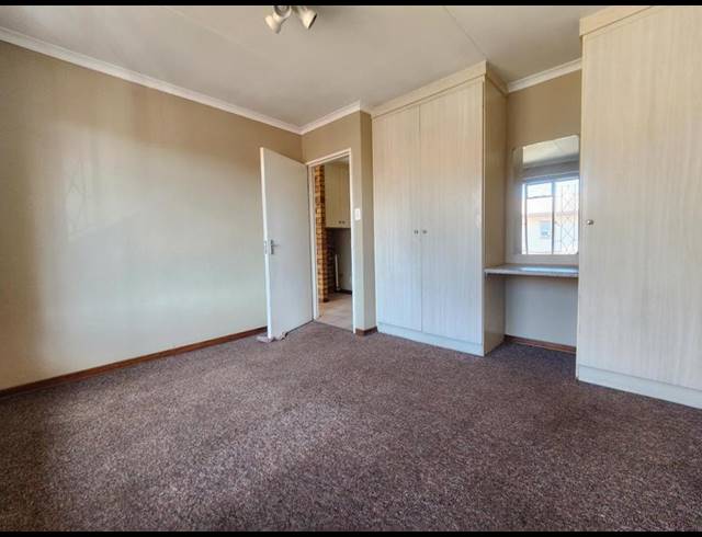 2 BEDROOM TOWNHOUSE FOR SALE IN NEW REDRUTH